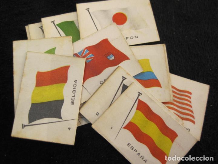 Collezionismo Figurine antiche: BANDERAS DE PAISES-LOTE DE 21 CROMOS DE LAS CAJAS DE CERILLAS-VER FOTOS-(CR-2567)