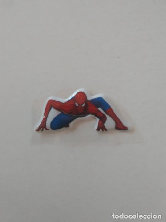 Coleccionismo cromos antiguos: SPIDERMAN CROMO PEGATINA EN RELIEVE HEROES MARVEL - Foto 1