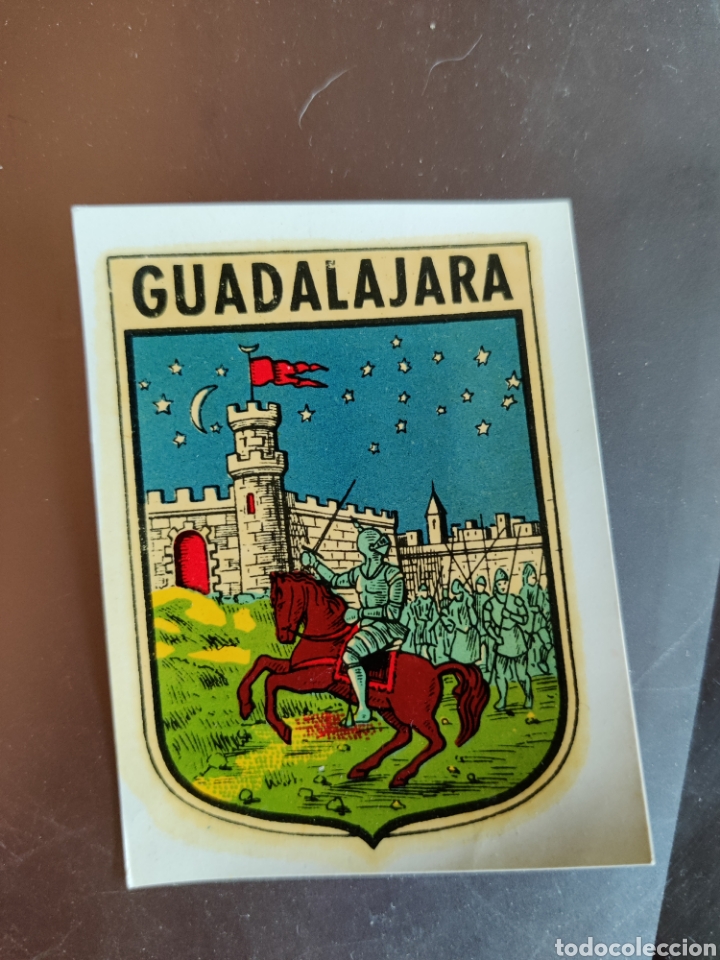 Coleccionismo Cromos antiguos: Pegatina Cromo Calcoman&iacute;a A&ntilde;os 70 Nueva Resto Tienda Escudo Ciudad de Guadalajara