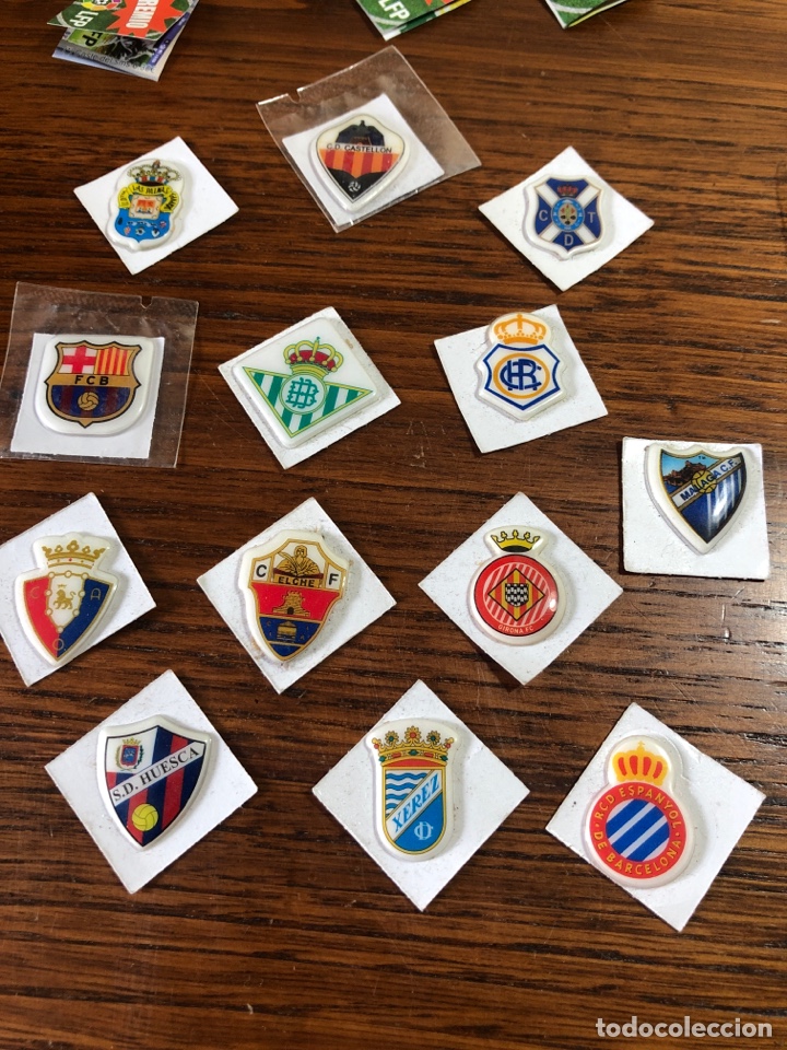 antiguo cromo adhesivo nº 2 escudos oficiales d - Compra venta en  todocoleccion