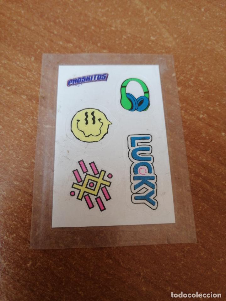 Coleccionismo Cromos antiguos: CROMO PEGATINA PHOSKITOS ( EMOJIS )NUEVO EN SU ENVOLTORIO DE 2021