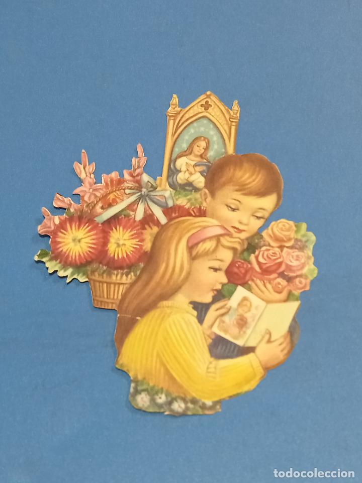Collezionismo Figurine antiche: ANTIGUO CROMO. NI&Ntilde;OS CON UNA TARJETA Y RAMO DE ROSAS FRENTE A MARIA INMACULADA. 9 X 11 CM