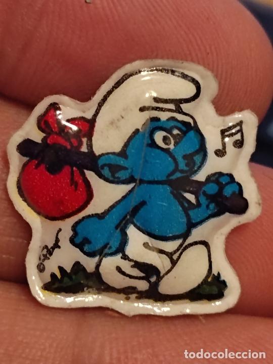 Coleccionismo Cromos antiguos: PITUFOS SMURF AVENTURERO CROMO PL&Aacute;STICO TROQUELADO PROMO SNACKS DESPEGADO VER FOTOS