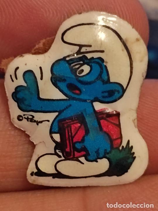 Coleccionismo Cromos antiguos: PITUFOS SMURF SABIO CROMO PL&Aacute;STICO TROQUELADO PROMO SNACKS DESPEGADO VER FOTOS