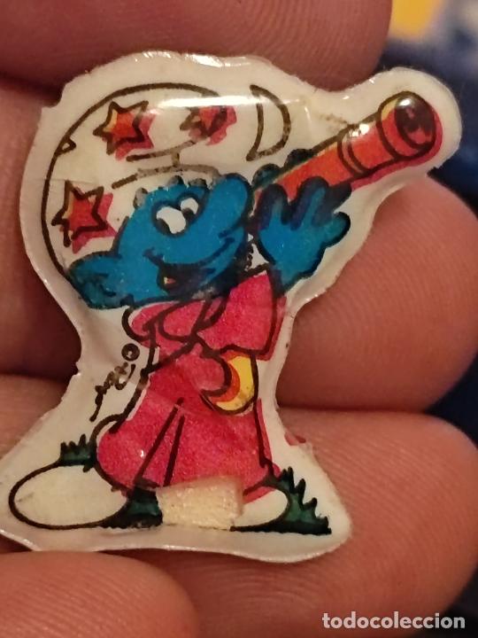 Coleccionismo Cromos antiguos: PITUFOS SMURF ASTRONOMO CROMO PL&Aacute;STICO TROQUELADO PROMO SNACKS DESPEGADO VER FOTOS