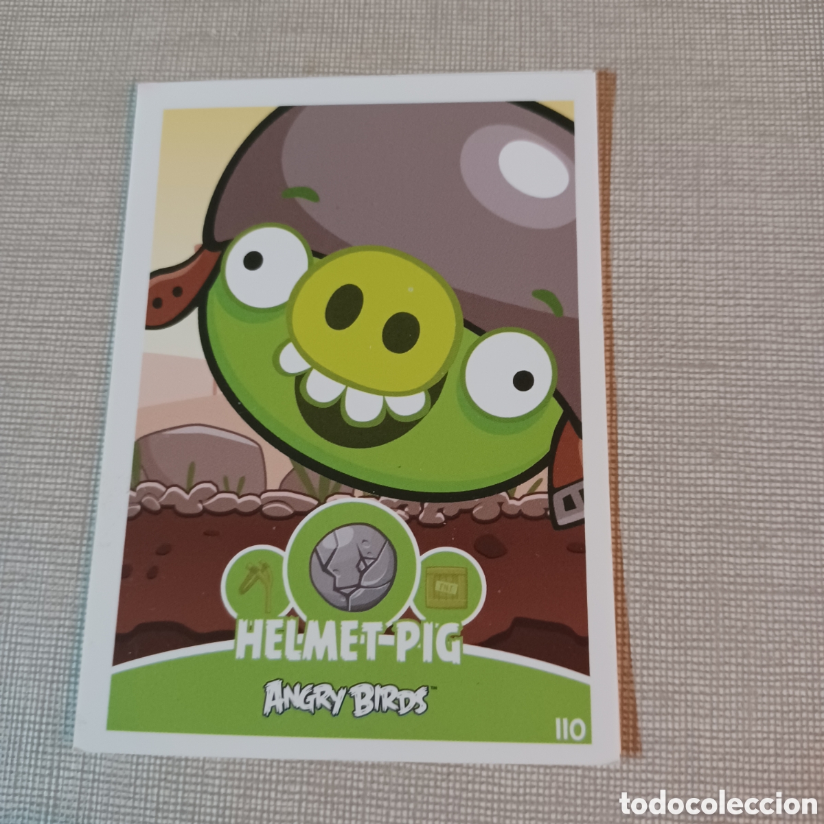 Coleccionismo cromos antiguos: Cromo angry birds HELMET PIG N&deg;110
