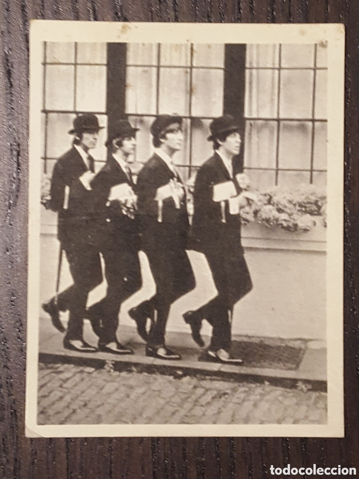 Coleccionismo Cromos antiguos: Cromo - The Beatles en fotos # 5 - Editorial Bruguera - Nunca pegado - 1966