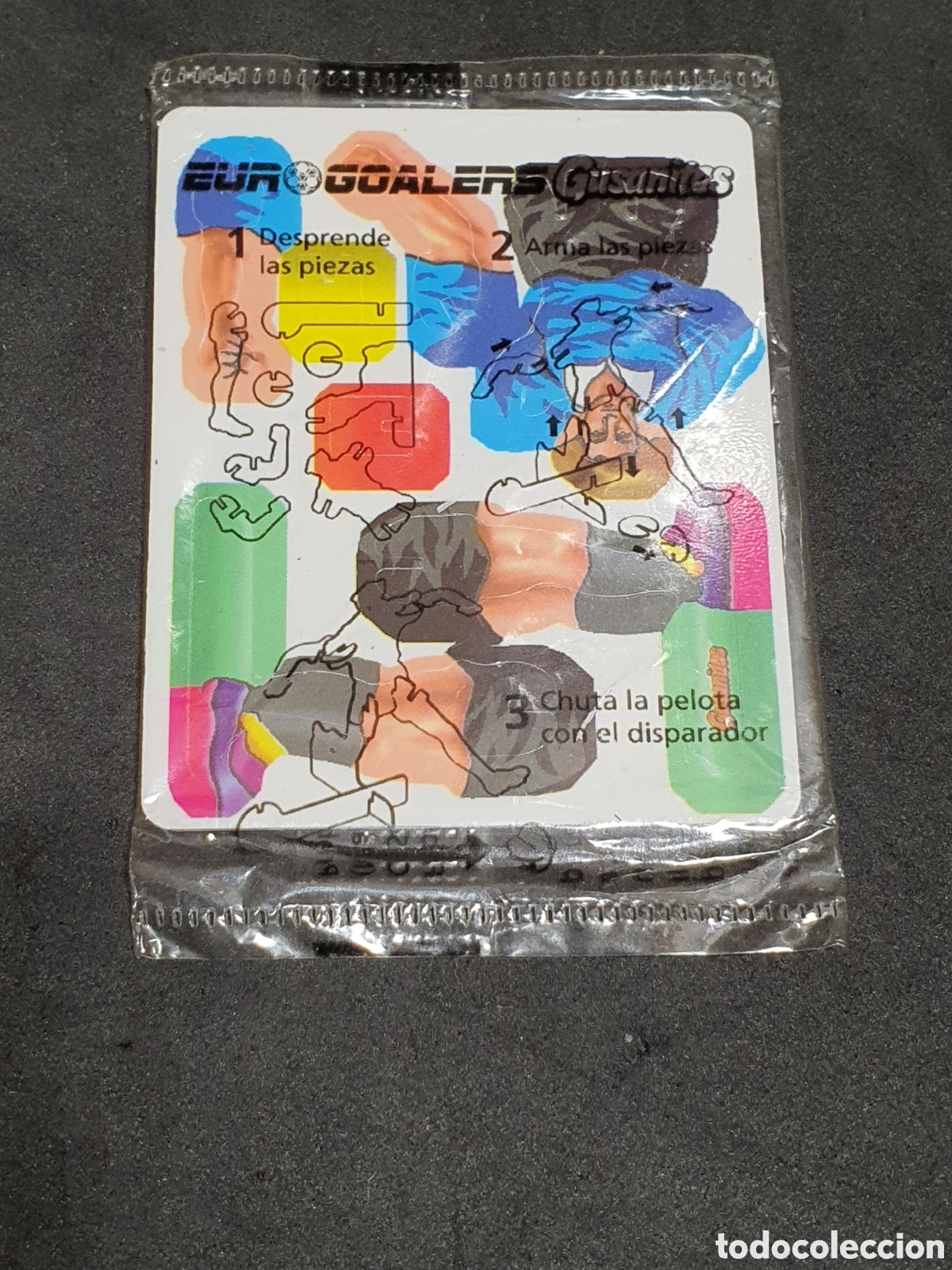 Colecionismo Cromos antigos: Cromo troquelado EuroGoalers de gusanitos risi, el &aacute;rbitro