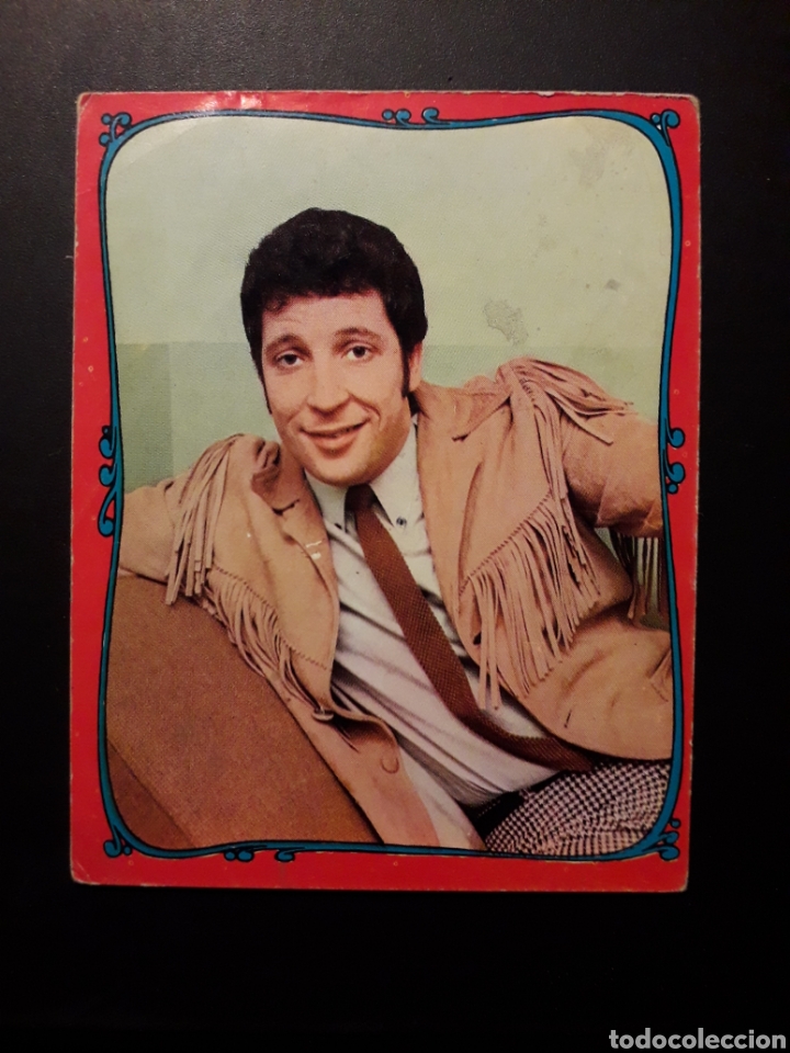 Coleccionismo Cromos antiguos: TOM JONES FAMOSOS DEL DISCO, ORLA ROJA N&deg; 35 ED ESTE 1968 SIN PEGAR FOTOS PEDIDO M&Iacute;NIMO 3&euro;
