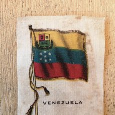 Coleccionismo Cromos antiguos: ANTIGUO CROMO BANDERA DE VENEZUELA EN TELA, COMPAÑIA NACIONAL DE TABACOS. Lote 403509904