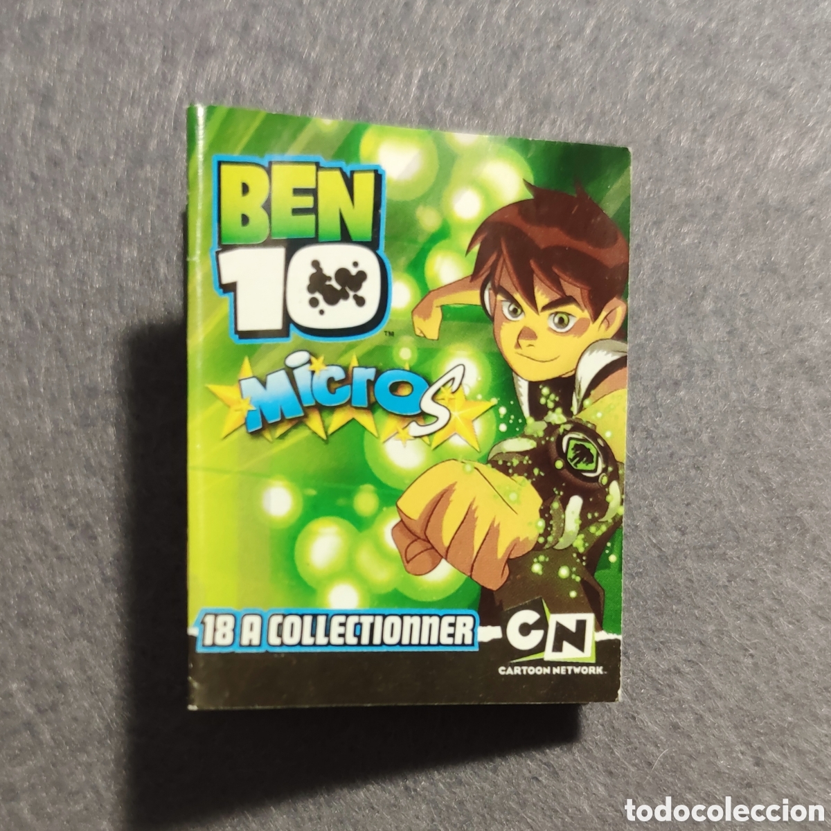 Coleccionismo cromos antiguos: BEN 10 MICROS WORLD cat&aacute;logo - Foto 1