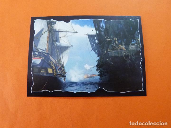 Coleccionismo Cromos antiguos: CROMO DE PIRATAS DEL CARIBE EL COFRE DEL HOMBRE MUERTO SIN PEGAR N&ordm; 17 A&Ntilde;O 2006 DEL ALBUM... PANINI