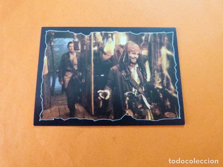 Coleccionismo Cromos antiguos: CROMO DE PIRATAS DEL CARIBE EL COFRE DEL HOMBRE MUERTO SIN PEGAR N&ordm; 96 A&Ntilde;O 2006 DEL ALBUM... PANINI