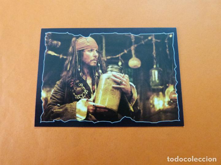 Coleccionismo Cromos antiguos: CROMO DE PIRATAS DEL CARIBE EL COFRE DEL HOMBRE MUERTO SIN PEGAR N&ordm; 98 A&Ntilde;O 2006 DEL ALBUM... PANINI