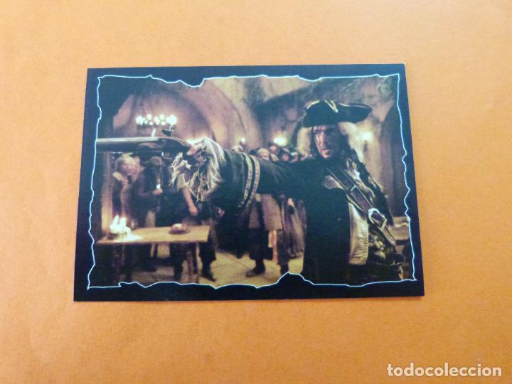 Coleccionismo Cromos antiguos: CROMO DE PIRATAS DEL CARIBE EL COFRE DEL HOMBRE MUERTO SIN PEGAR N&ordm; 105 A&Ntilde;O 2006 DEL ALBUM... PANINI