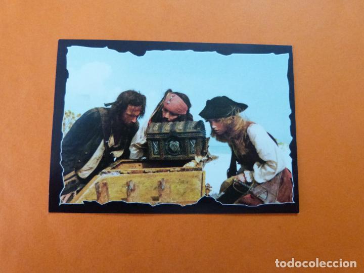 Coleccionismo Cromos antiguos: CROMO DE PIRATAS DEL CARIBE EL COFRE DEL HOMBRE MUERTO SIN PEGAR N&ordm; 130 A&Ntilde;O 2006 DEL ALBUM... PANINI