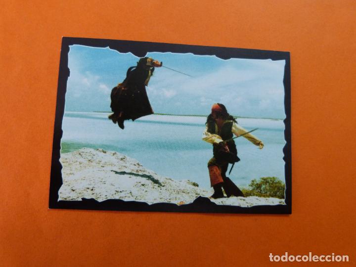 Coleccionismo Cromos antiguos: CROMO DE PIRATAS DEL CARIBE EL COFRE DEL HOMBRE MUERTO SIN PEGAR N&ordm; 140 A&Ntilde;O 2006 DEL ALBUM... PANINI