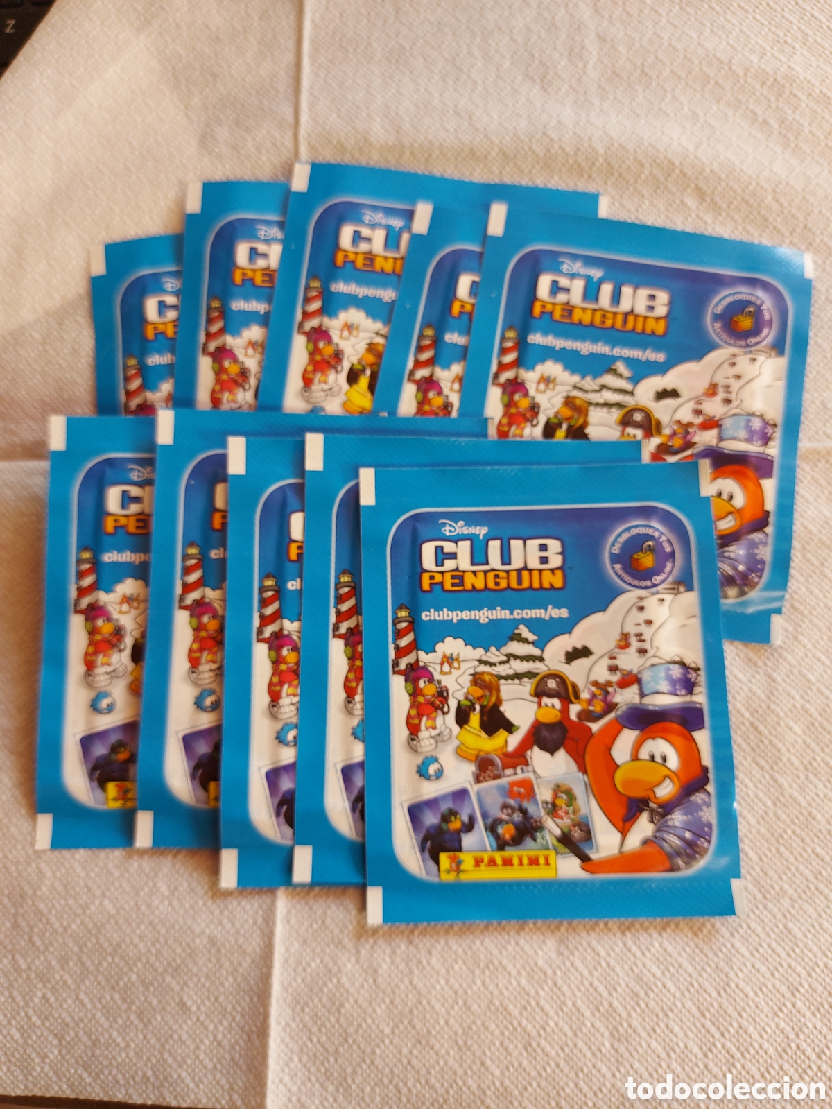 Coleccionismo Cromos antiguos: CROMOS CLUB PENGUIN DISNEY PANINI. 10 SOBRES