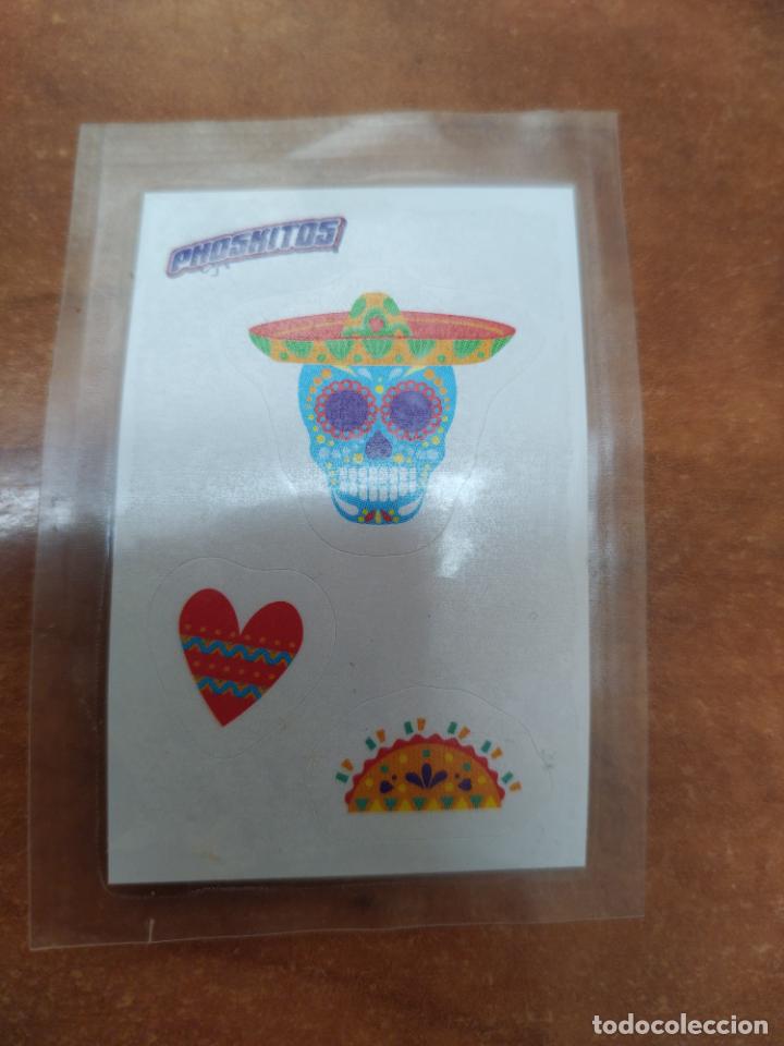 Coleccionismo Cromos antiguos: CROMO PEGATINA PHOSKITOS ( 2022 ) NUEVO EN SU ENVOLTORIO