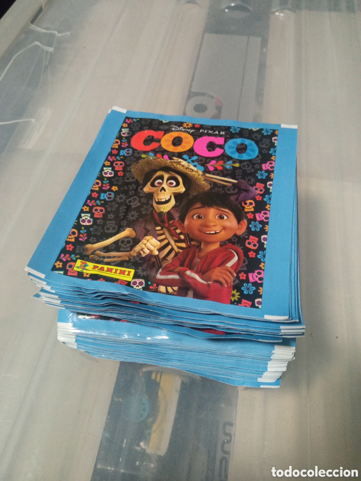 Coleccionismo cromos antiguos: Lote de 40 sobres Coco. Disney Panini - Foto 1