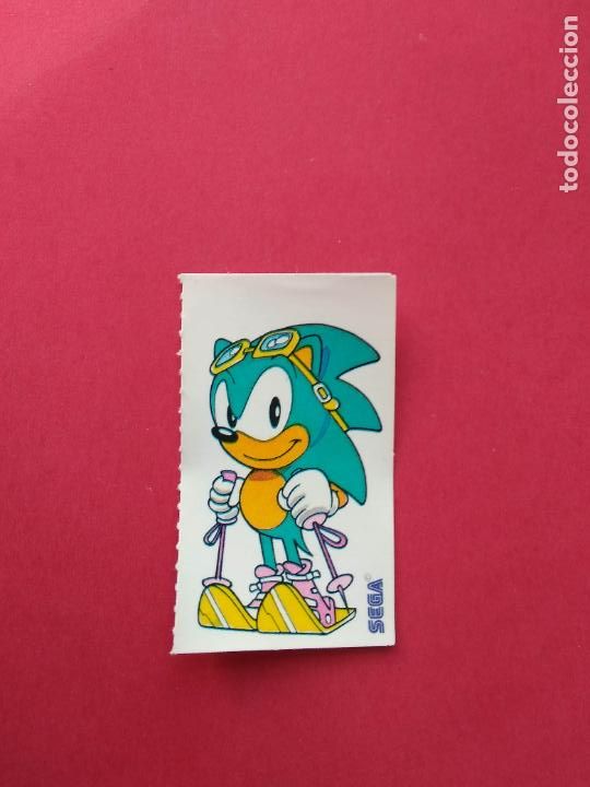 Coleccionismo Cromos antiguos: PEGATINA DE BOLLYCAO SEGA MEGADRIVE CROMO 1 PUNTO NUNCA PEGADO SONIC ESQUI ESQUIANDO
