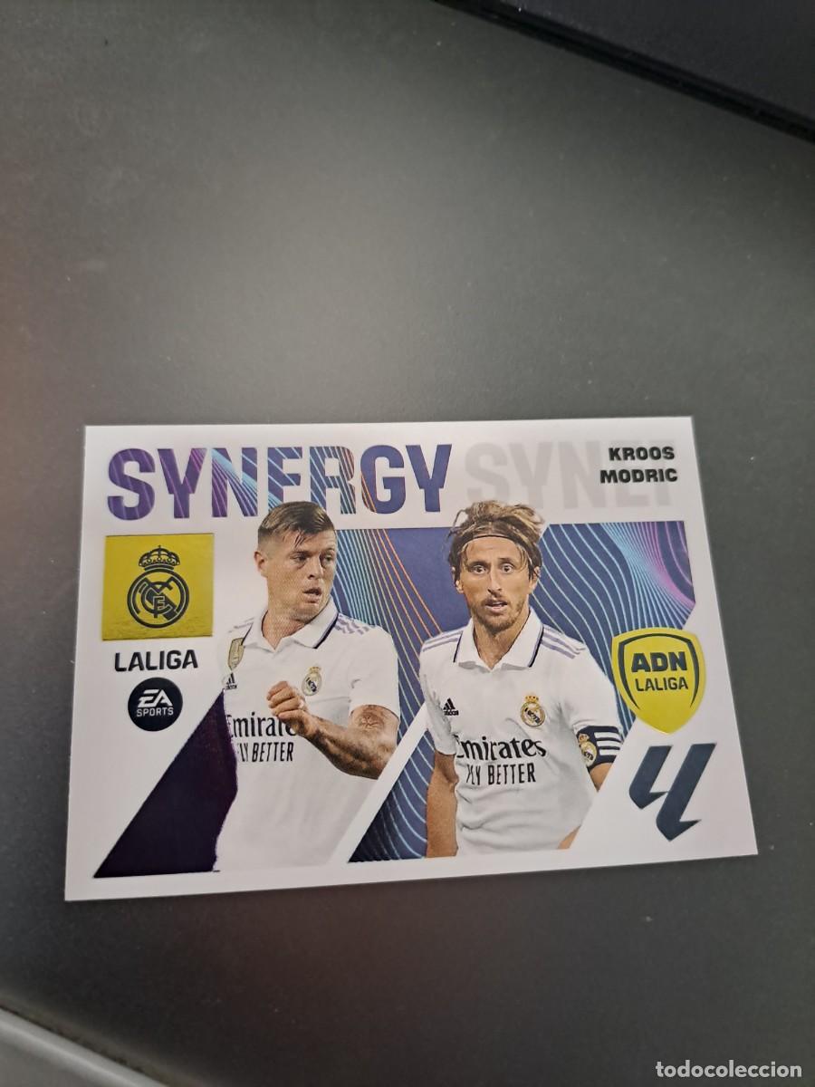 Coleccionismo Cromos antiguos: CROMO KROOS MODRIC 11 SYNERGY ADN REAL MADRID LIGA 23 24 2023 2024 ESTE PANINI NUNCA PEGADO