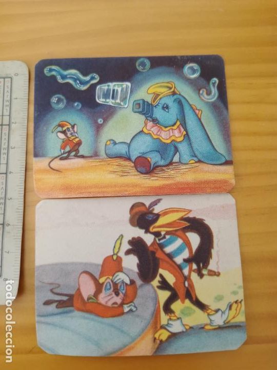 Coleccionismo cromos antiguos: Dumbo. 2 cromos antiguos - Foto 1