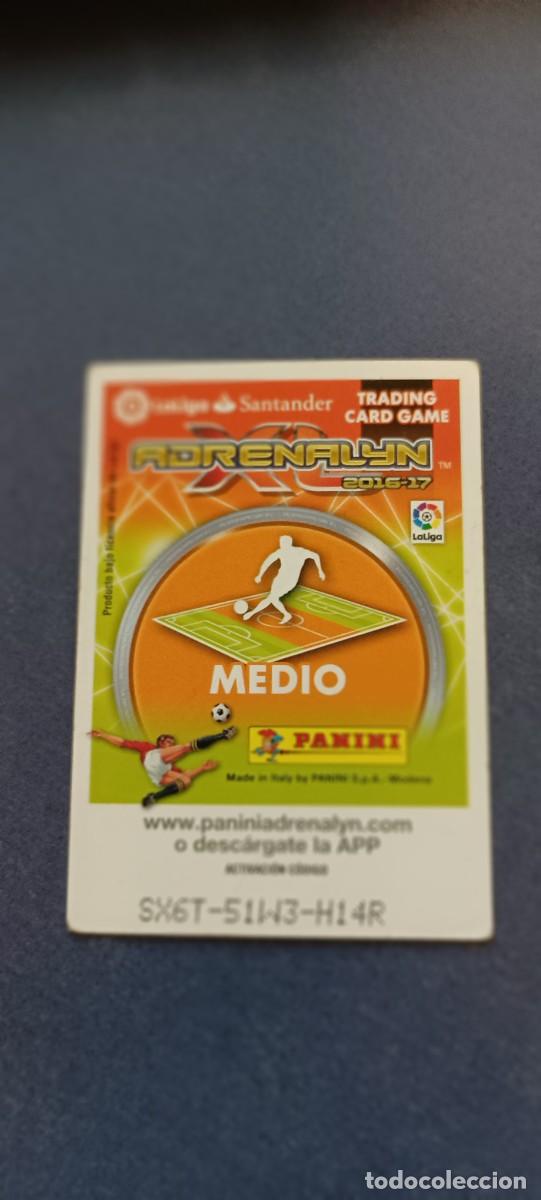 Coleccionismo cromos antiguos: INIESTA SUPER CRACK 16-17 - Foto 2
