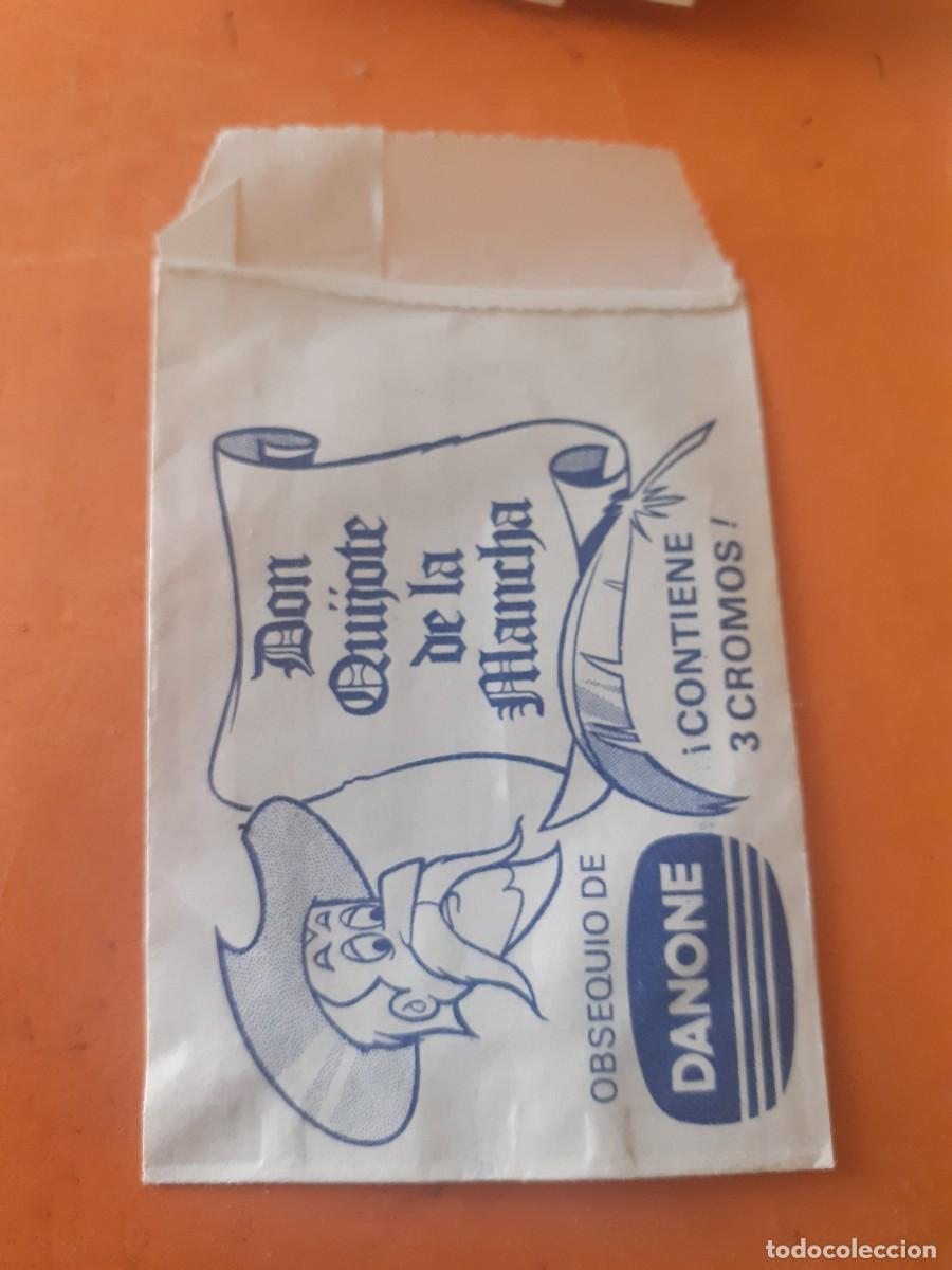 Coleccionismo Cromos antiguos: Sobre danone con sus tres cromos correspondiente sin abrir