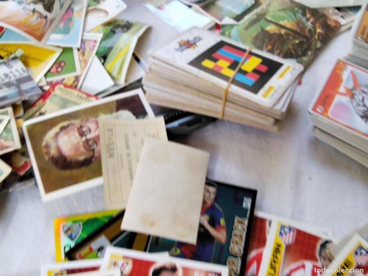 Coleccionismo cromos antiguos: CAJA CON CIENTOS Y CIENTOS DE CROMOS VARIADOS - Foto 13