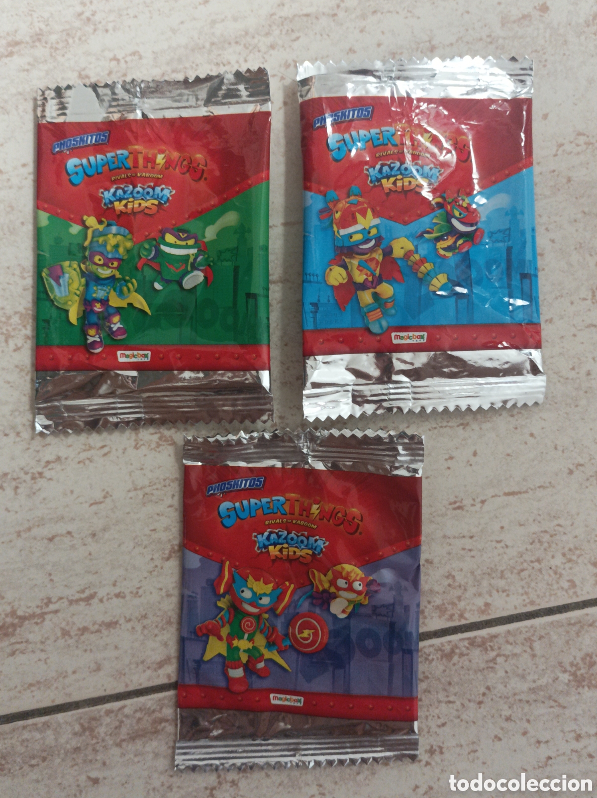 Coleccionismo Cromos antiguos: PHOSKITOS ENVOLTORIO SUPERTHINGS A&Ntilde;O 2023