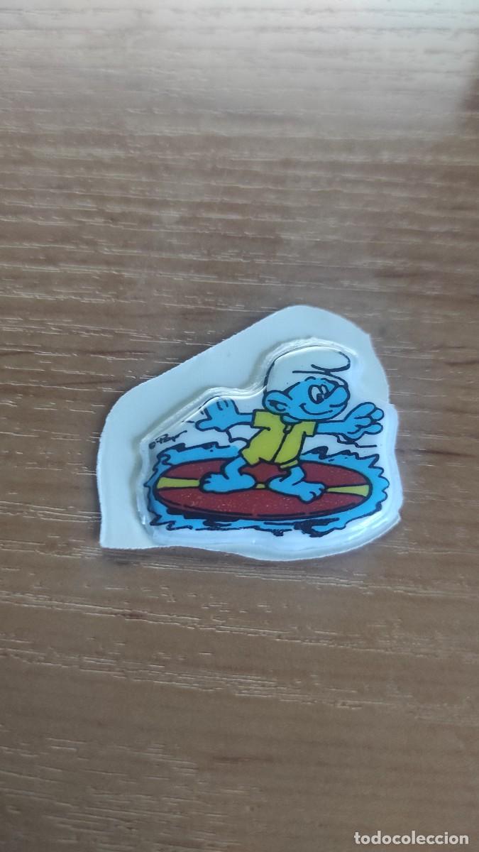 Coleccionismo cromos antiguos: Pitufos Matutano. N&uacute;mero 12 pitufo surfing - Foto 1