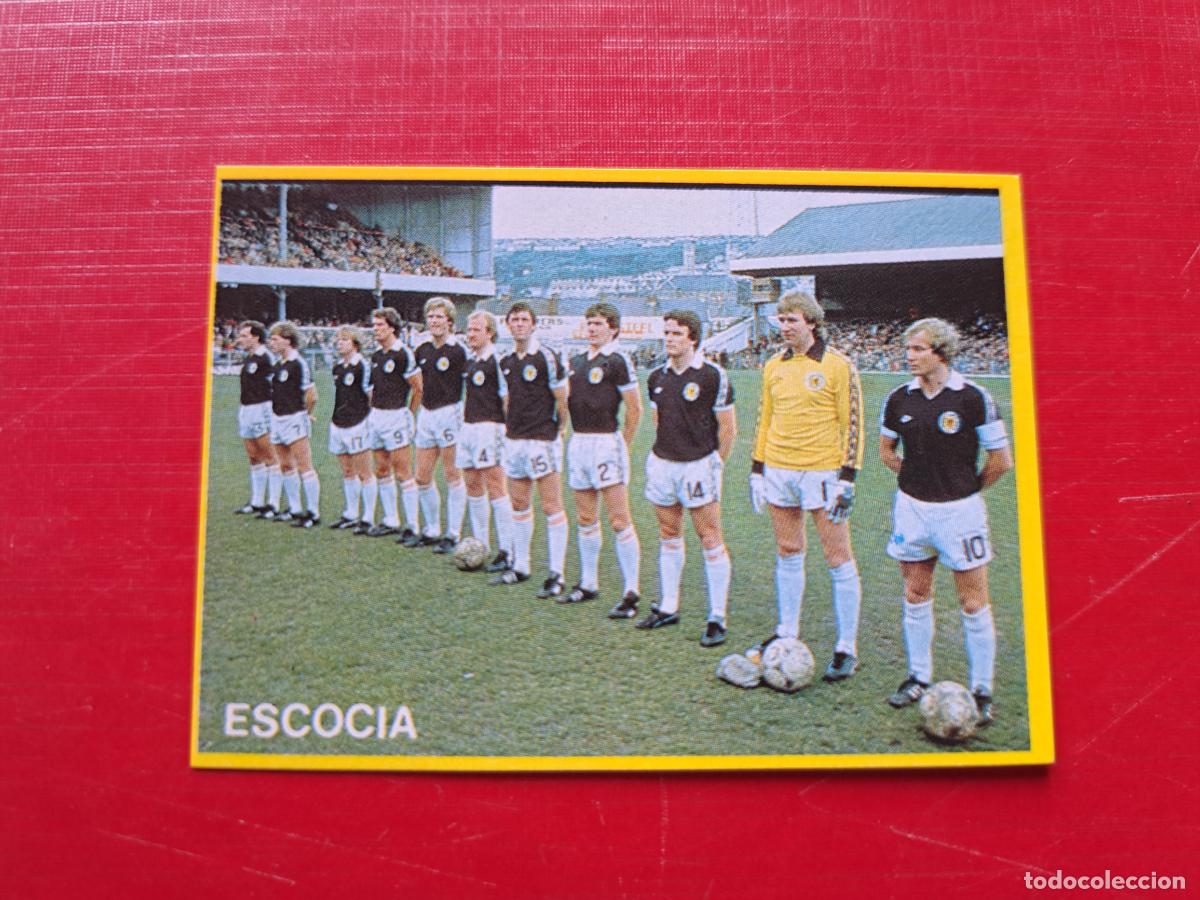 Coleccionismo Cromos antiguos: XX FUTBOL EN ACCION DANONE MUNDIAL 82 N&ordm; 40 ALINEACION ESCOCIA NUNCA PEGADO