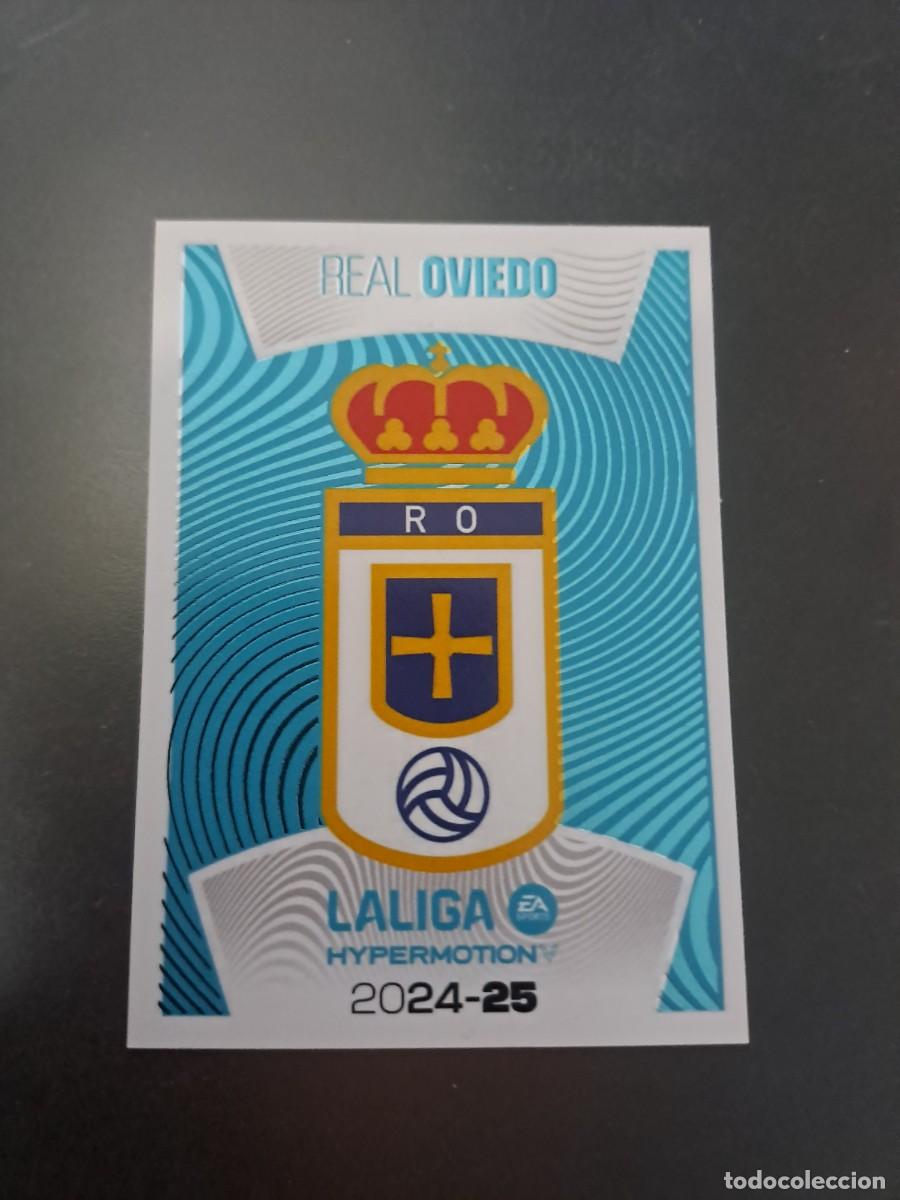 Coleccionismo Cromos antiguos: CROMO ESCUDO REAL OVIEDO 18 LA LIGA HYPERMOTION LIGA 24 25 2024 2025 ESTE PANINI NUNCA PEGADO