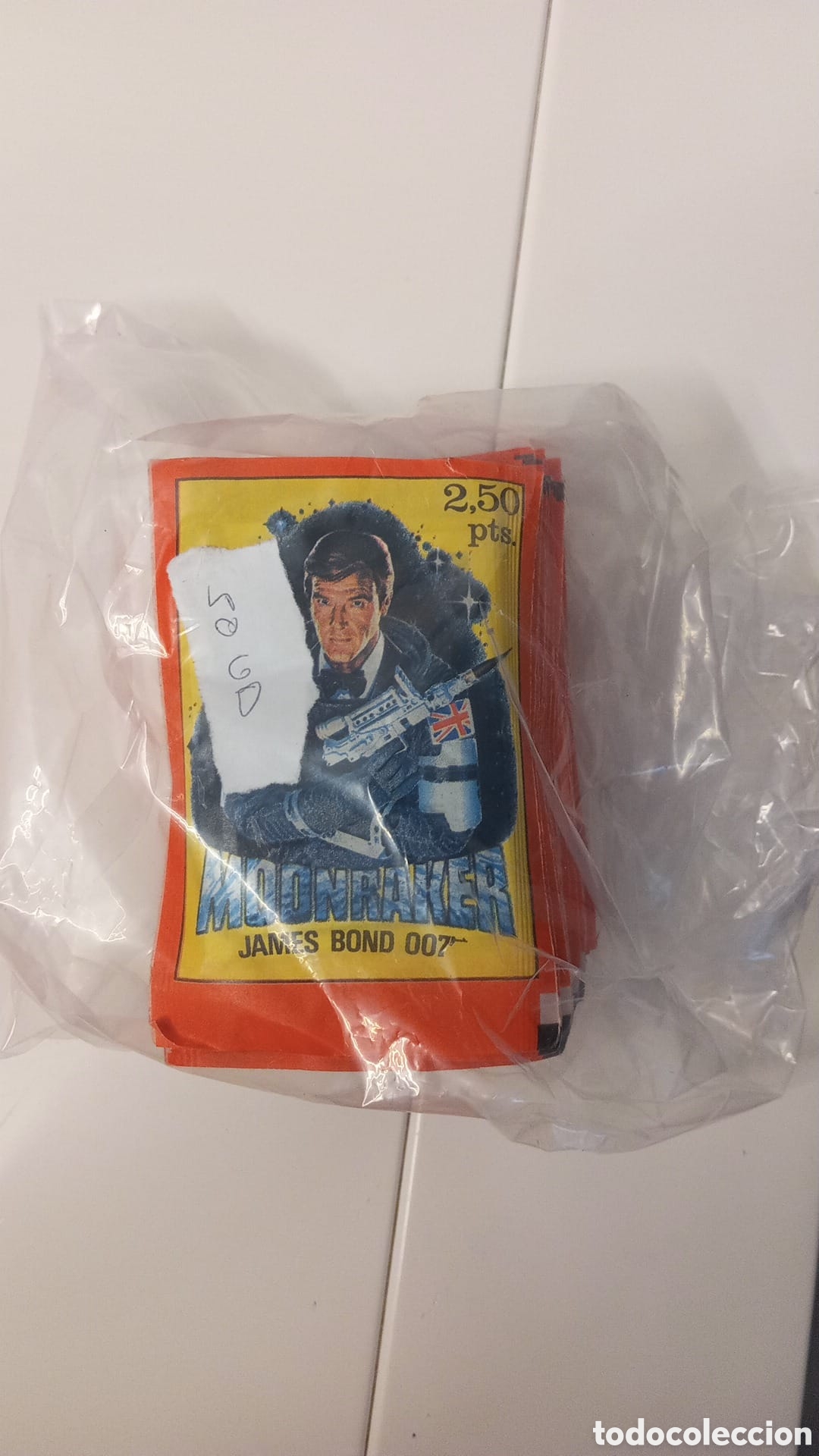 Coleccionismo cromos antiguos: Sobres sin abrir agente 007 - Foto 1
