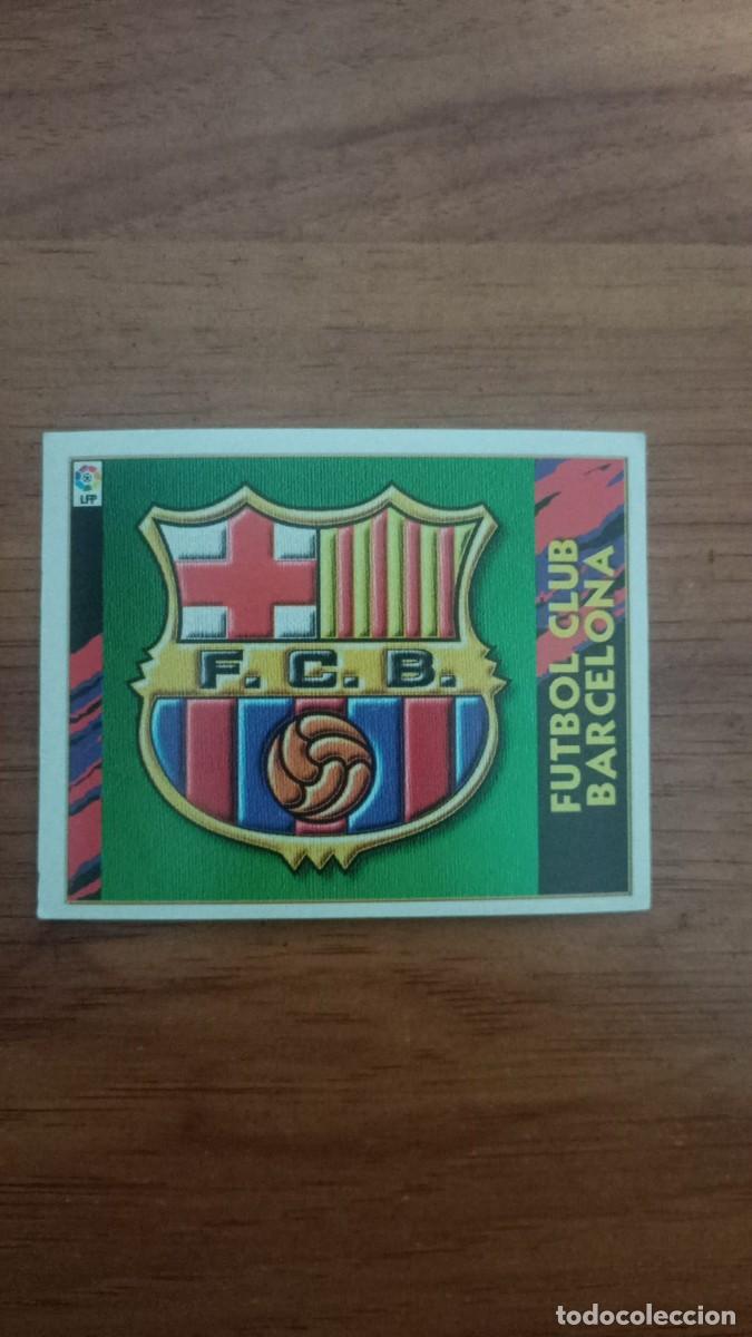 Colecionismo Cromos antigos: Ediciones Este F.C BARCELONA ESCUDO Liga 1997-1998 L0395