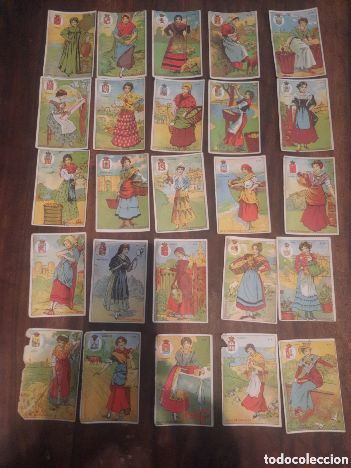 Coleccionismo cromos antiguos: 50 Cromos tipos regionales chocolates comet completa - Foto 1