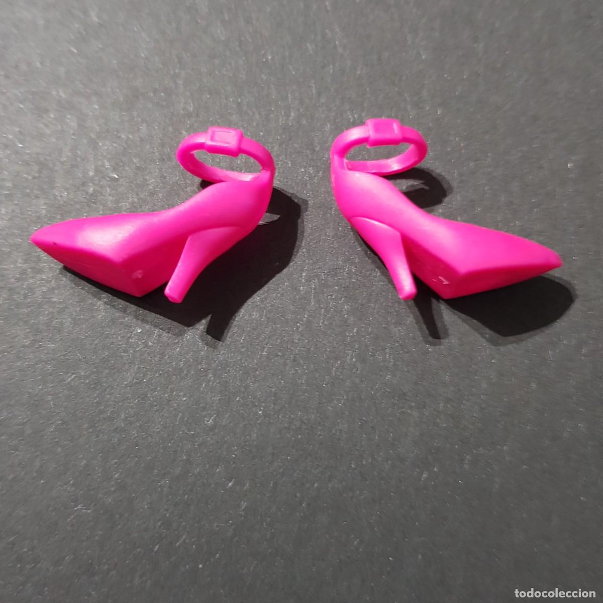 Coleccionismo cromos antiguos: Zapatos steffi validos barbie - Foto 2
