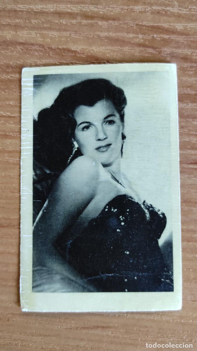 Coleccionismo Cromos antiguos: CROMOS EDITORIAL RUIZ ROMERO CINE ACTOR ACTRIZ CROMO N&ordm; 57 CORINNE CALVET EN LA COSTA AZUL sin pegar