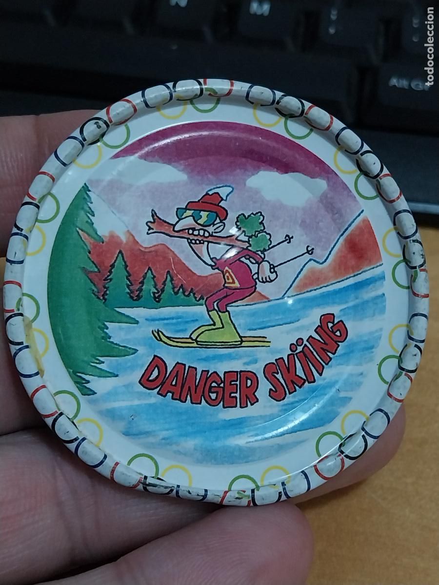 Coleccionismo cromos antiguos: RAPPERS MAGIC BOX CHAPA # 106 DANGER SKIING TIME 6CMS ORIGINAL * - Foto 1