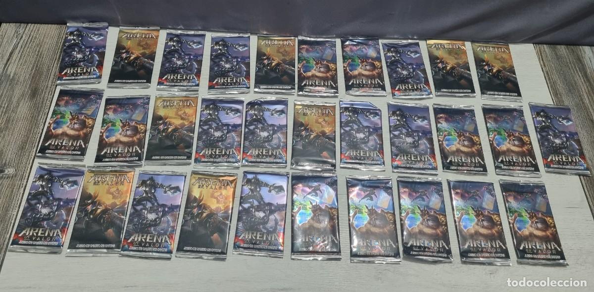 Coleccionismo Cromos antiguos: Lote de 31 sobres cerrados con tarjetas de arena of valor