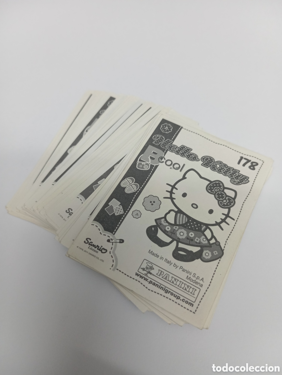 Coleccionismo cromos antiguos: LOTE HELLO KITTY B COOL PANINI CROMO STICKER 2011 - Foto 2