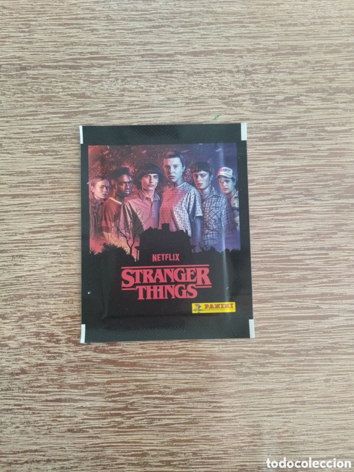 Coleccionismo cromos antiguos: Sobre sin abrir Stranger Things - Netflix - Panini - Version 2 con n&uacute;mero - Foto 1