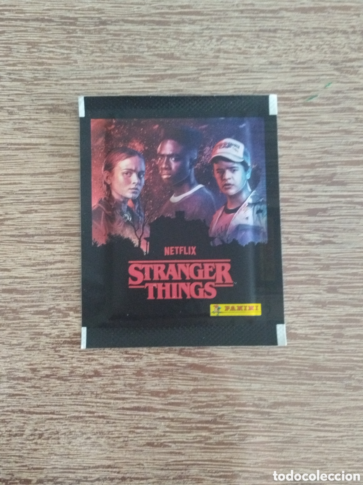 Coleccionismo cromos antiguos: Sobre sin abrir Stranger Things - Netflix - Panini - Version 3 - Foto 1