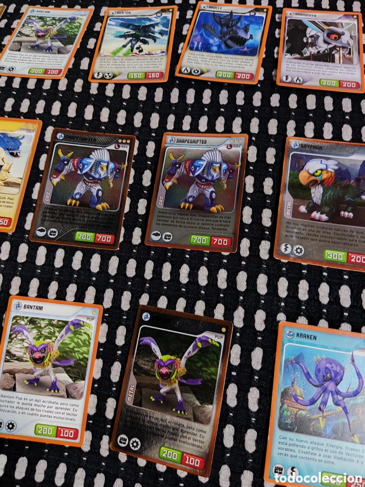 Coleccionismo cromos antiguos: Lote 17 cromos de Invizimals - Foto 2