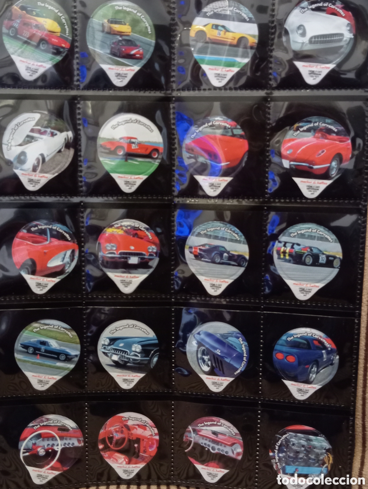 Coleccionismo Cromos antiguos: Lote 20 Tapas de Crema de Caf&eacute; - Serie &rdquo;The Legend of Corvettes&rdquo; Folio incluido