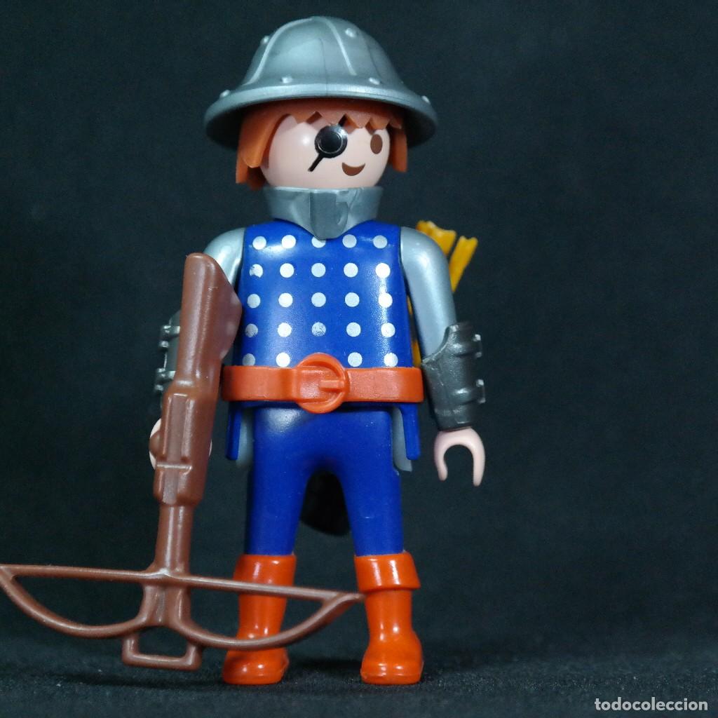 Coleccionismo Cromos antiguos: Playmobil ballestero medieval ☼