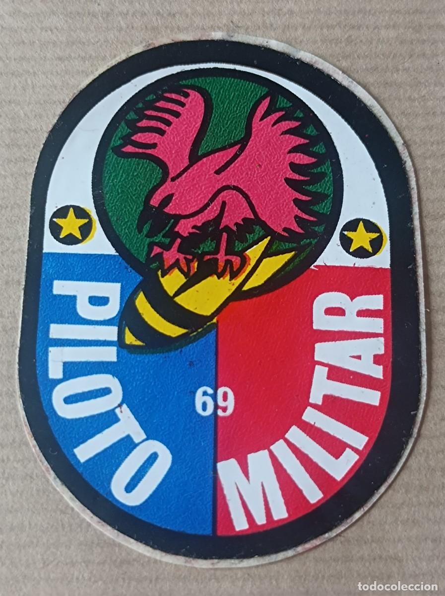 Coleccionismo Cromos antiguos: CROMO ADHESIVO SUPER EMBLEMAS BIBMO N&ordm; 69 PILOTO MILITAR