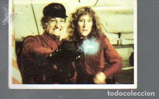 Coleccionismo Cromos antiguos: CROMO DE SERIE DE LA TELE V EDITOR WARNER BROS EL A&Ntilde;O 1984 N&ordm; 200 ESTUVIERON PEGADOS