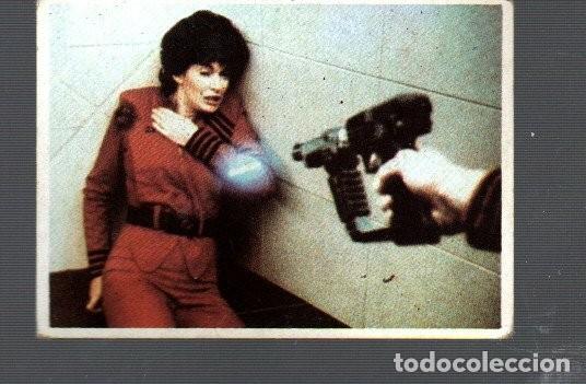 Coleccionismo Cromos antiguos: CROMO DE SERIE DE LA TELE V EDITOR WARNER BROS EL A&Ntilde;O 1984 N&ordm; 180 ESTUVIERON PEGADOS